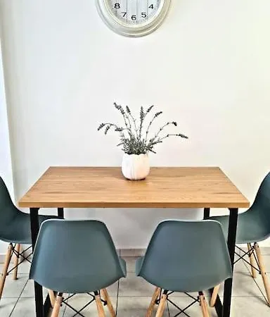 Ivanna Apartament Nea Moudania